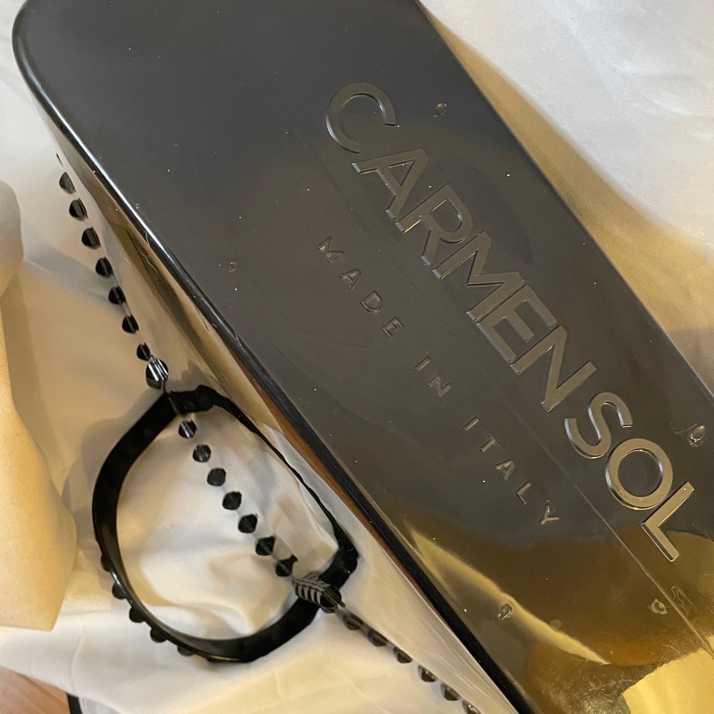 Carmen’s Sol black purse. Med size. Still smell of their scent of roses. - Picture 6 of 10